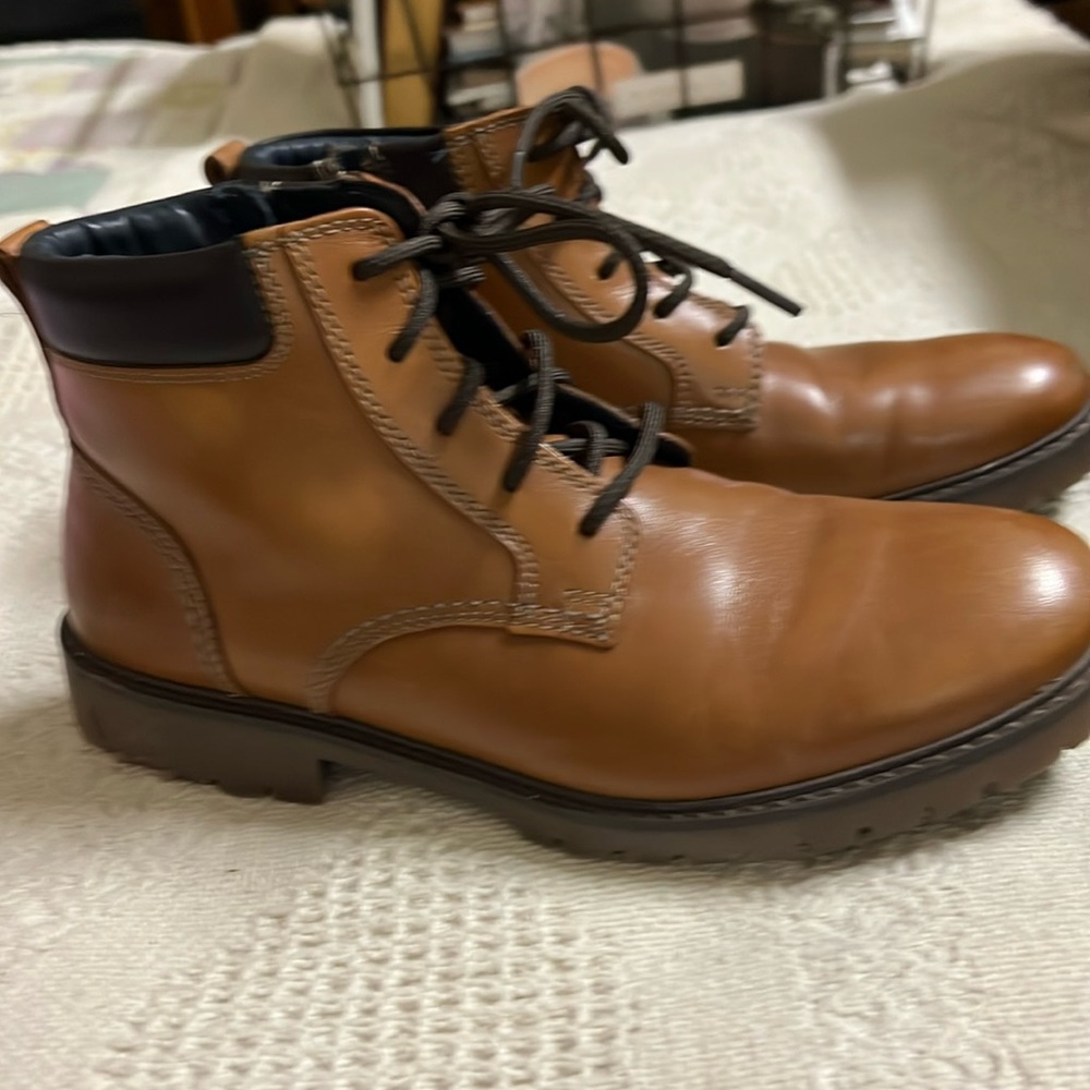 Johnston & Murphy Bootie Boys (3-Women’s 5)